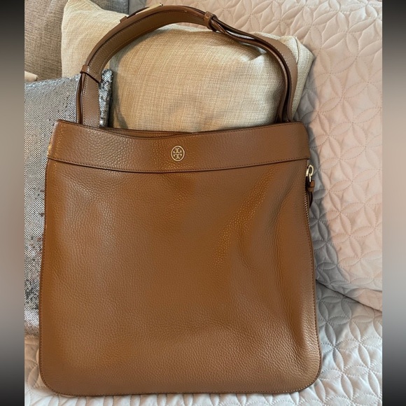 Tory Burch Robinson Expandable Hobo and Wallet - Picture 1 of 16